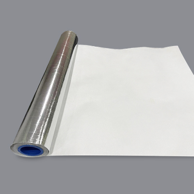 Papel de aluminio laminado con tela de fibra de vidrio.